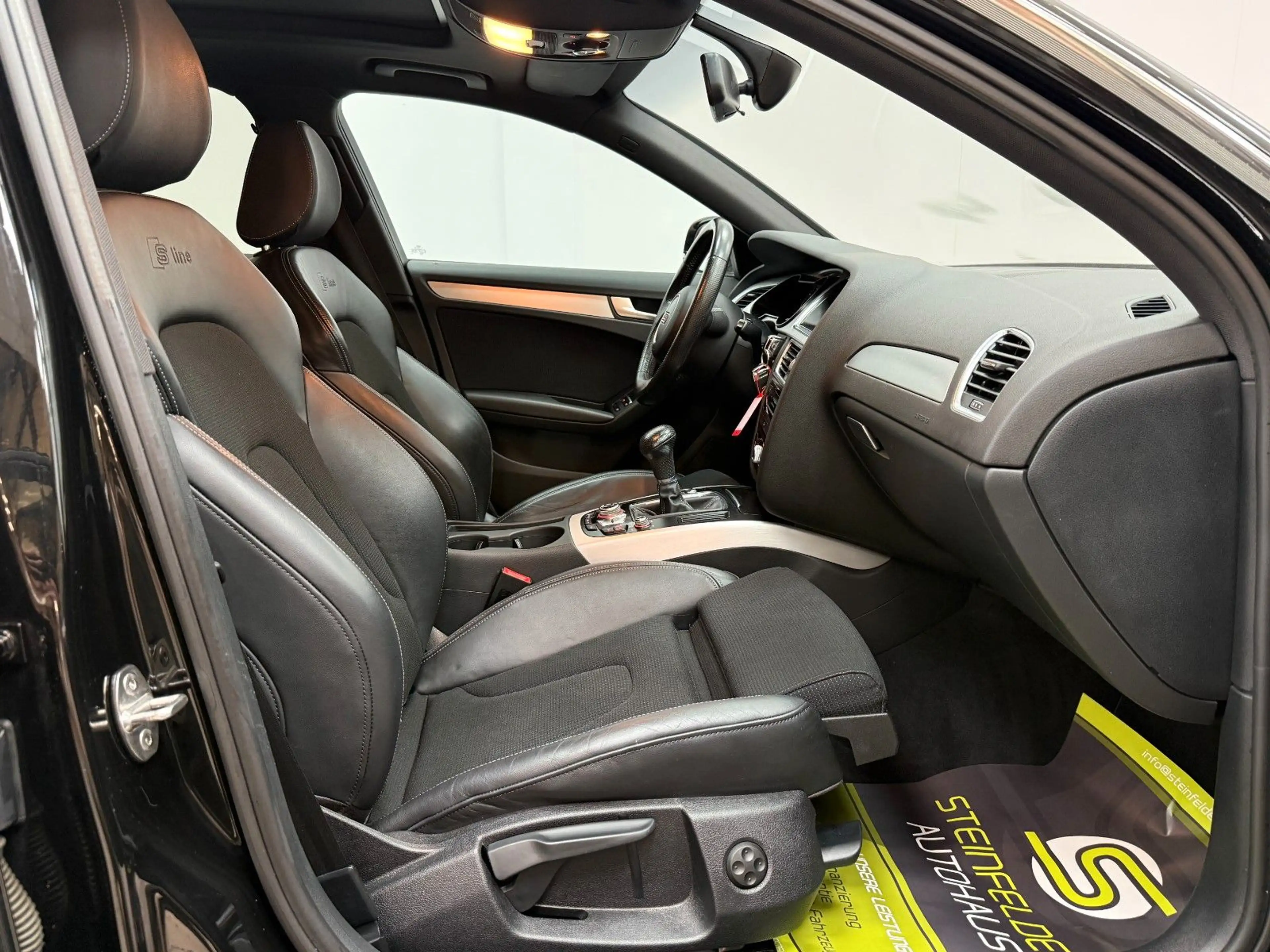 Audi A4 Avant S line Sportpaket  / PANORAMA / XENON — photo 12