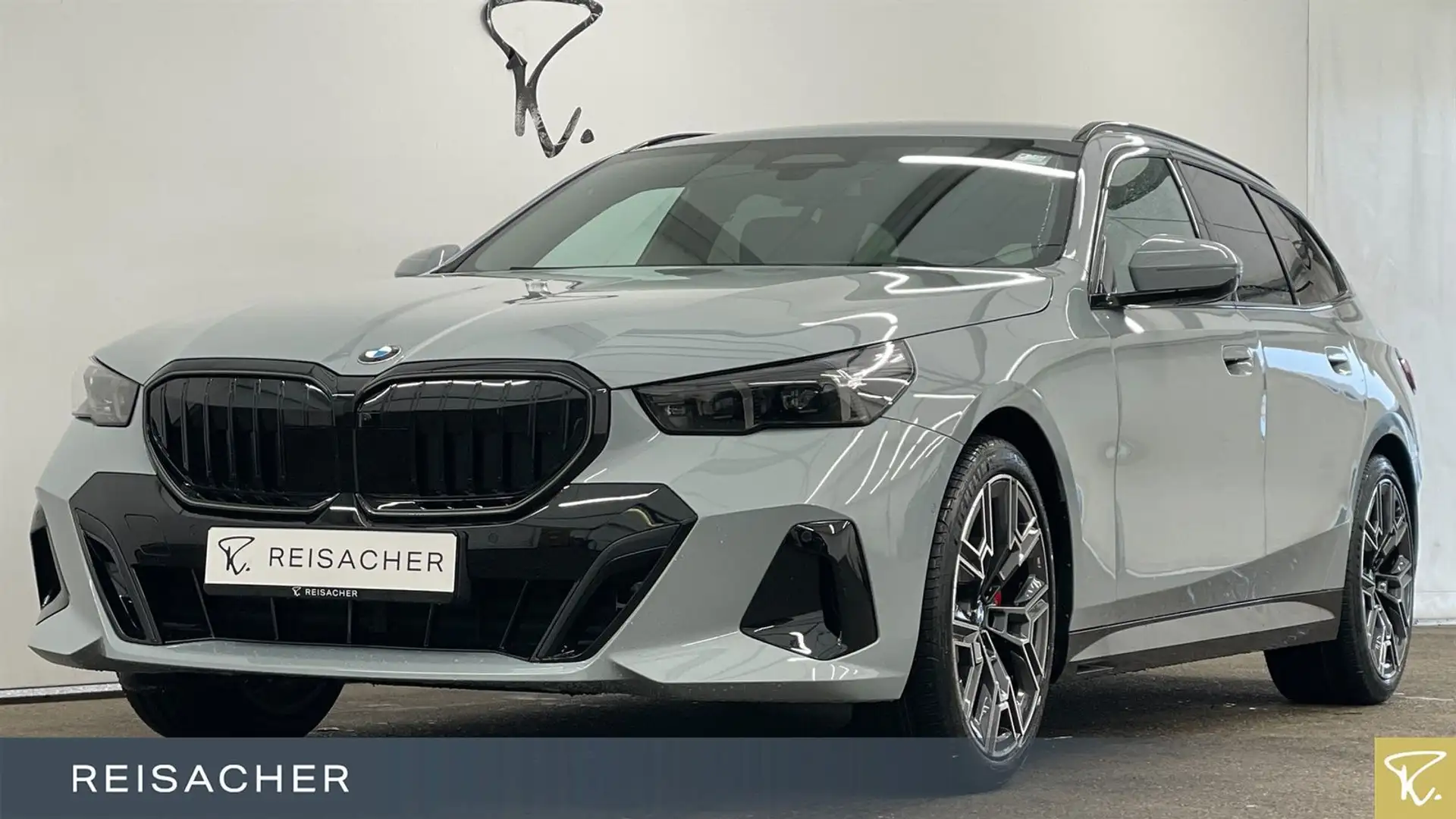 BMW 520 d A Tou M-Sport,M-Sport PRO,AHK,DAProf,Autom Grau - 1