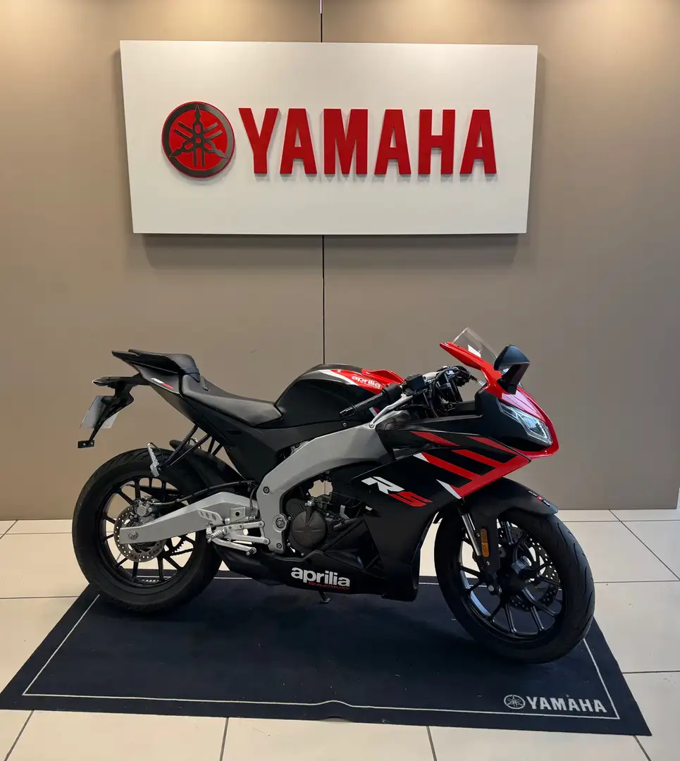 Aprilia RS 125 Zwart - 1