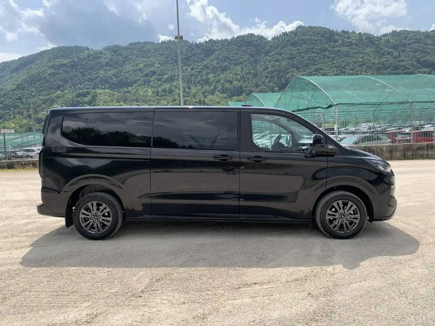 Ford Tourneo Custom 2.0 ECOBLUE TITANIUM 8 POSTI LED TELECAMERA Nero - 2