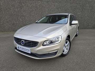 V60 D2 Momentum  AIRCO/GPS/PDC/CRUISE...
