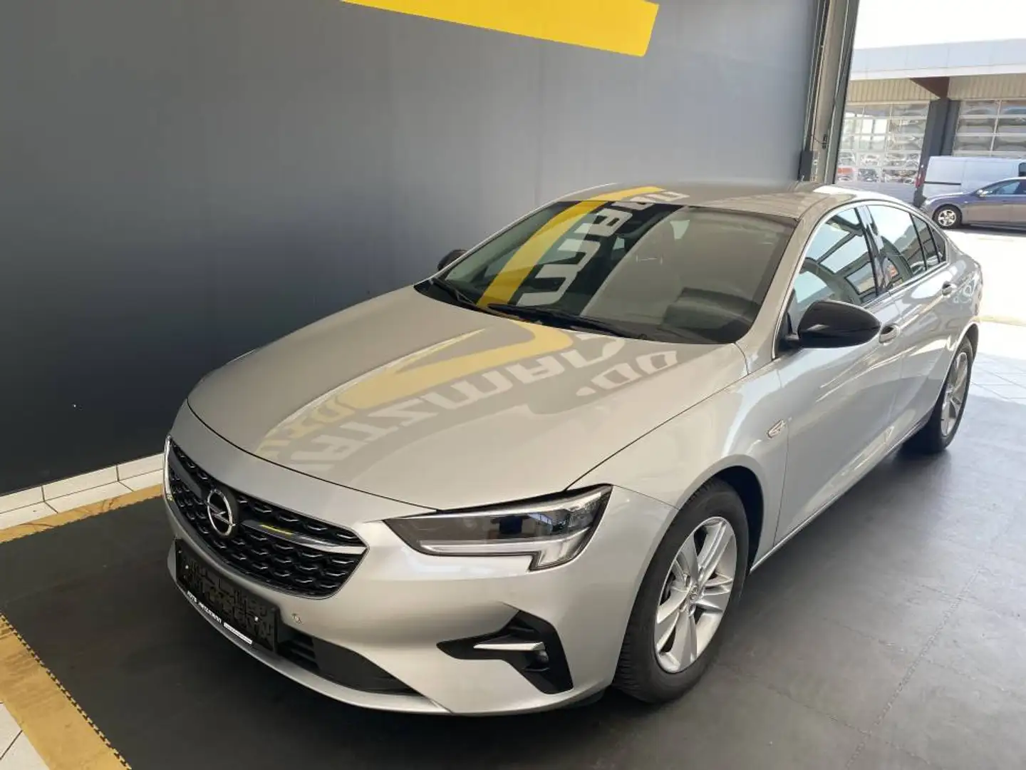 Opel Insignia INSIGNIA GS 2,0 174PS 6 Gang Zilver - 2