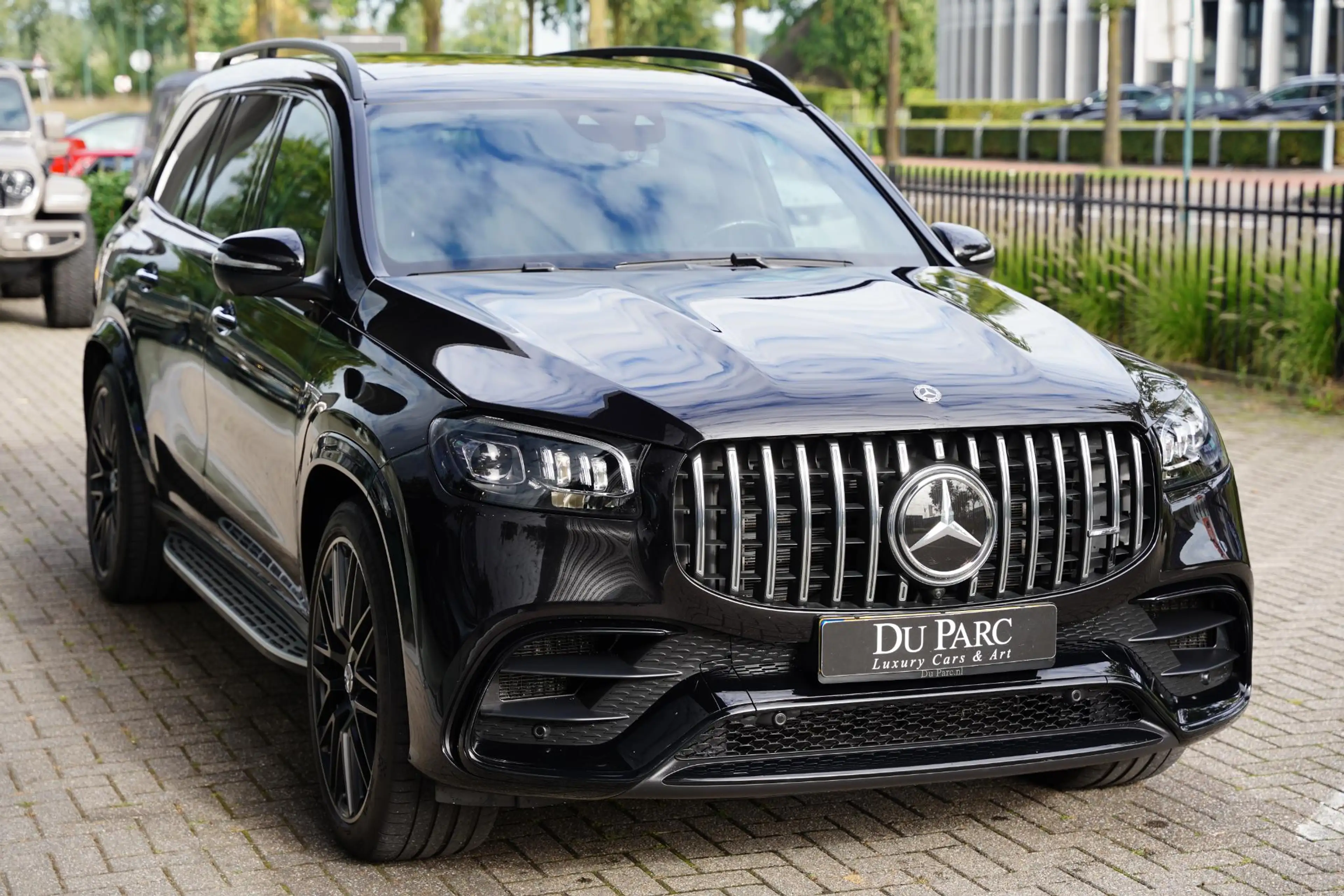 Mercedes-Benz GLS 63 AMG 4-Matic+ / Manufaktur / AMG Ride Control + / Burme — photo 31