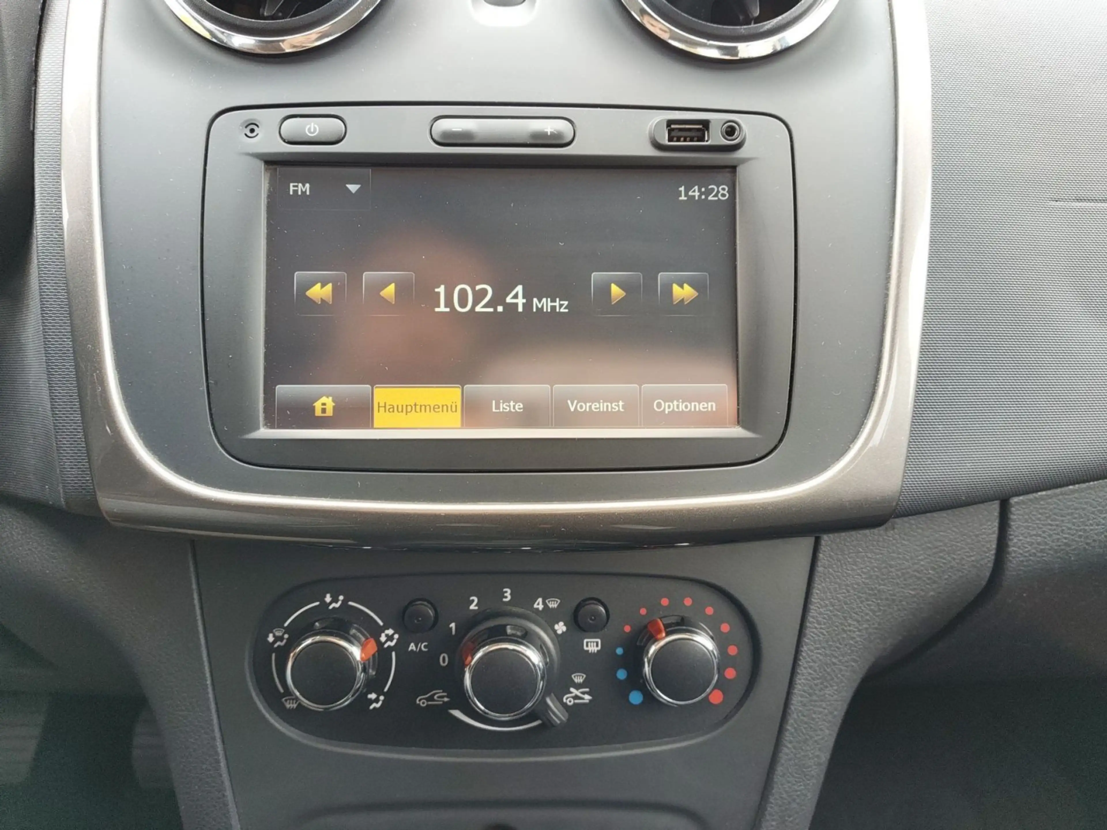 Dacia Sandero Stepway 0.9 MT Prestige Navi*PDC*Temp. — photo 9