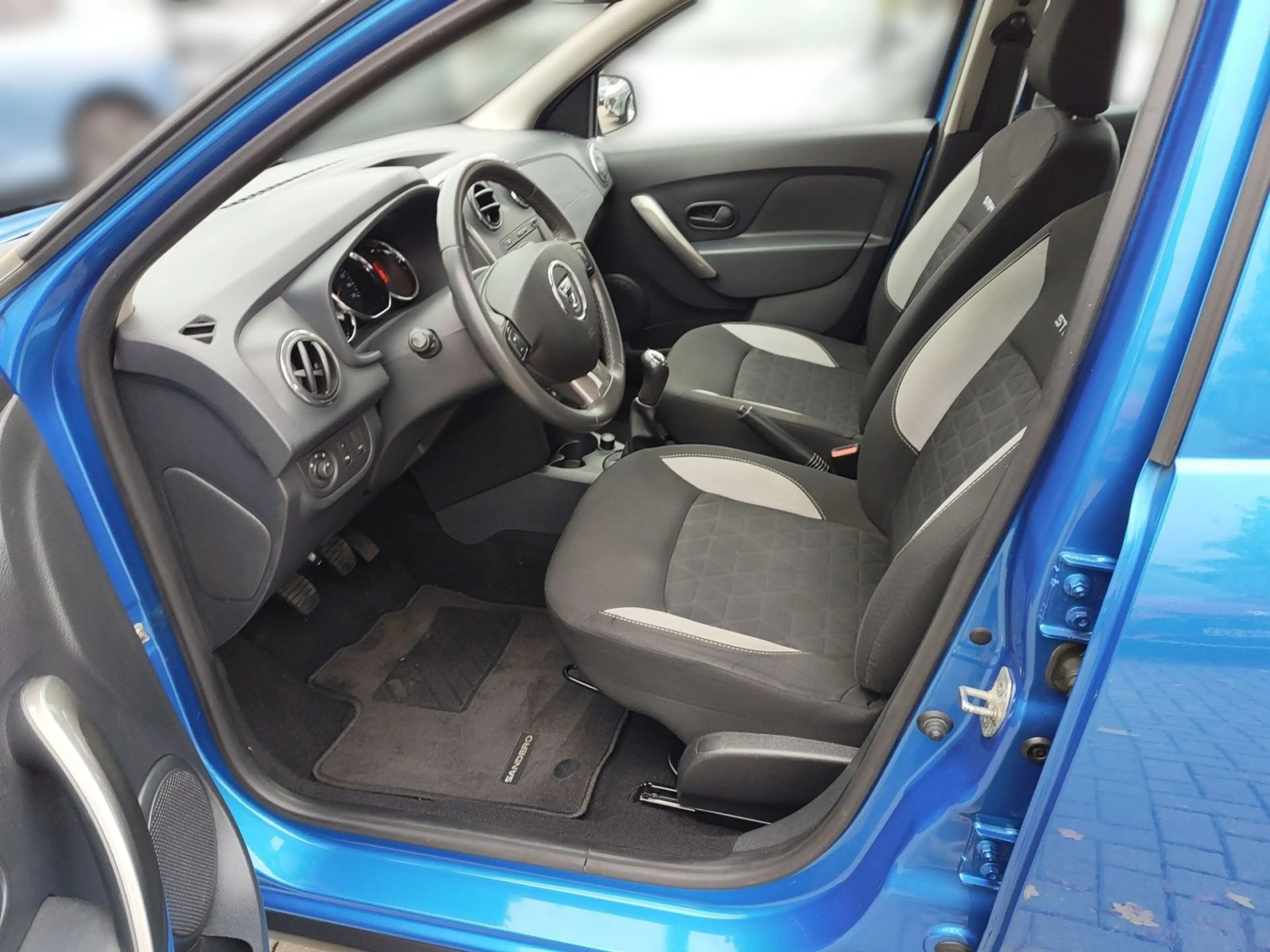 Dacia Sandero Stepway 0.9 MT Prestige Navi*PDC*Temp. — photo 7