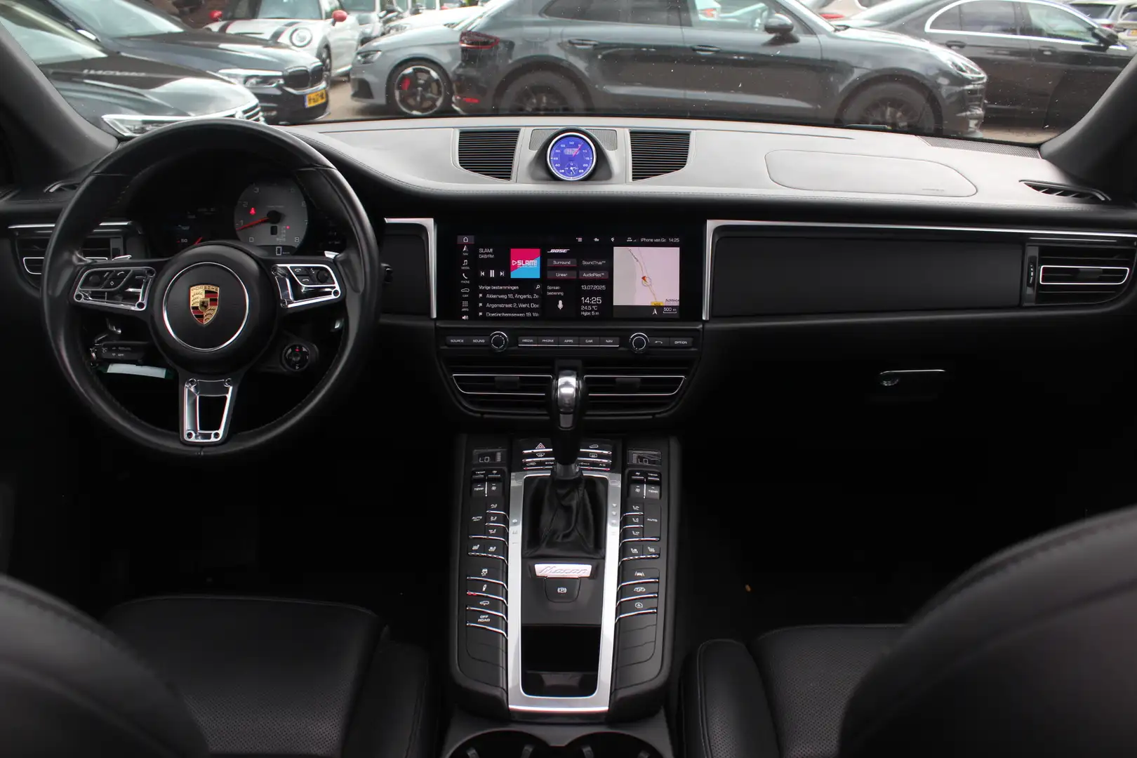 Porsche Macan 3.0 S / Trekhaak / Panoramadak / 360Camera / 21'' Zwart - 2