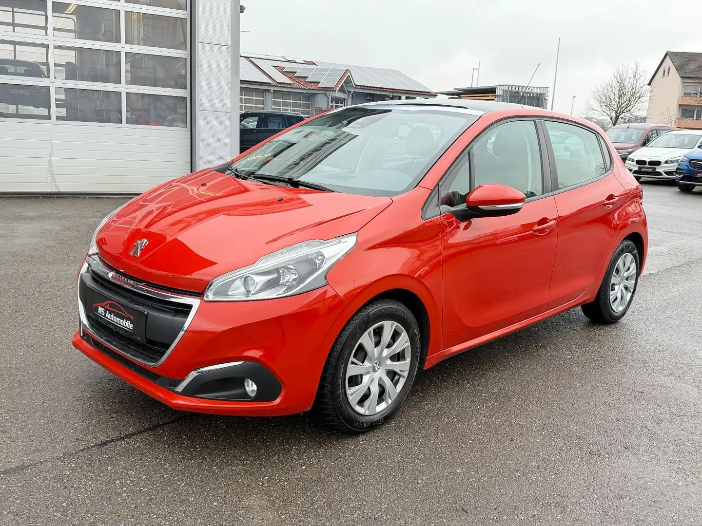 Peugeot 208 1.2 Active PureTech 82 Pano_Klimaauto_Sitzhz Orange - 1