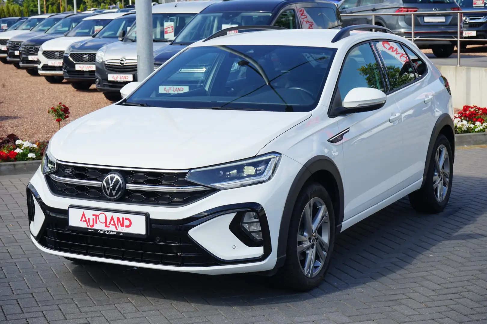 Volkswagen Taigo 1.0 TSI DSG R-Line LED Navi ACC Tempomat Weiß - 2