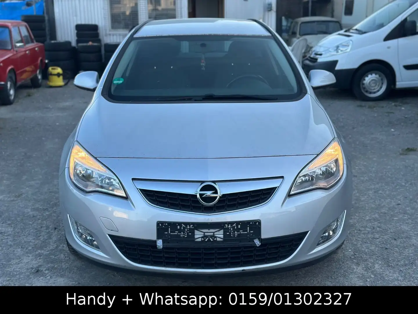 Opel Astra J Sports Tourer Design Edition -Automatik Argent - 2