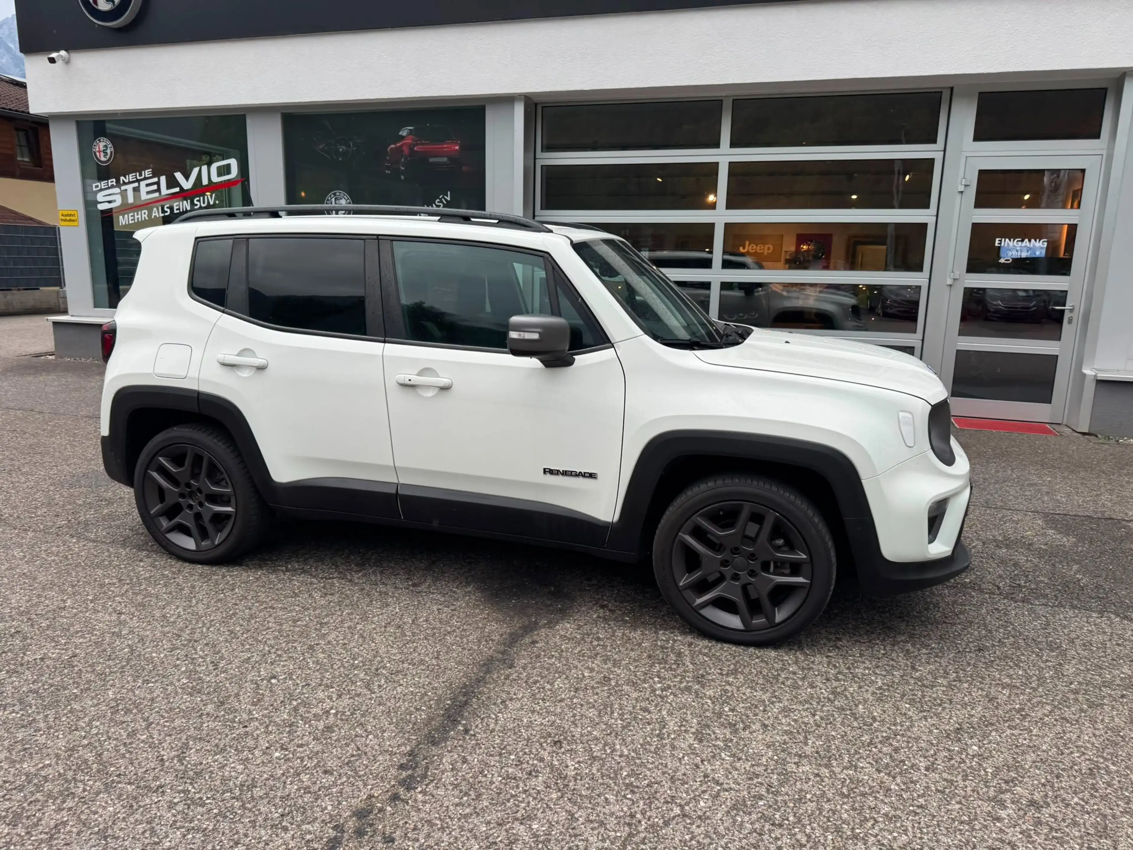 Jeep Renegade Limited Plug-In-Hybrid 4xe 190PS — photo 3