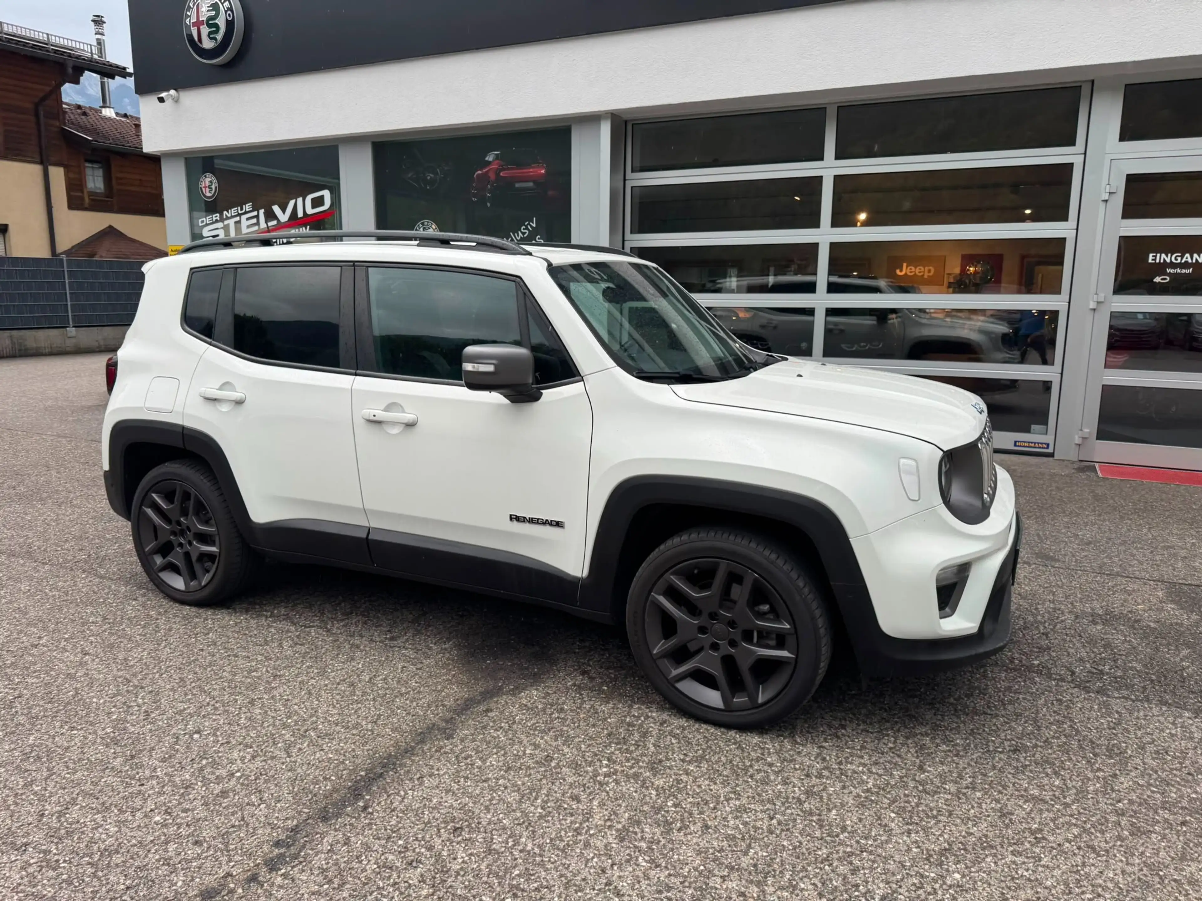 Jeep Renegade Limited Plug-In-Hybrid 4xe 190PS — photo 4