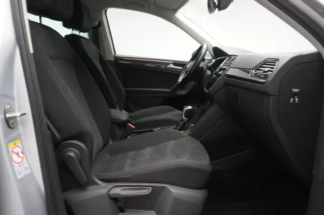 Volkswagen Tiguan view 6