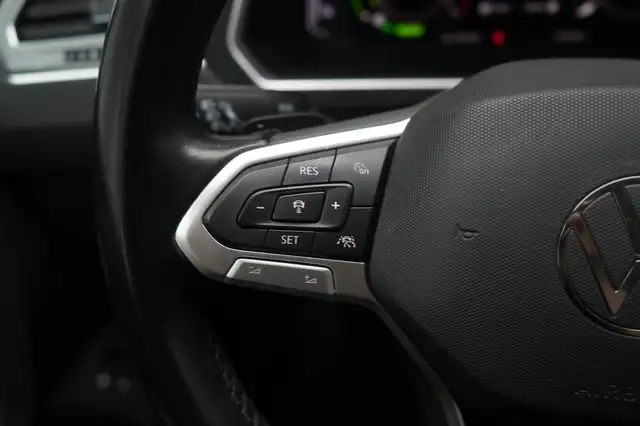 Volkswagen Tiguan view 16