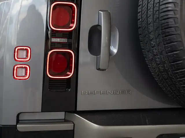 Land Rover Defender 110 X-DYN SE 3.0 250 AWD Ansicht 15
