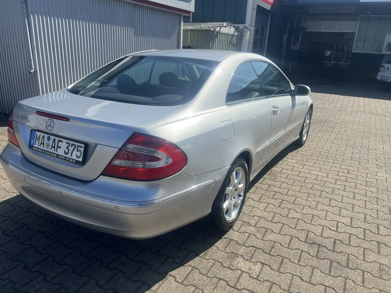 Mercedes-Benz CLK 320