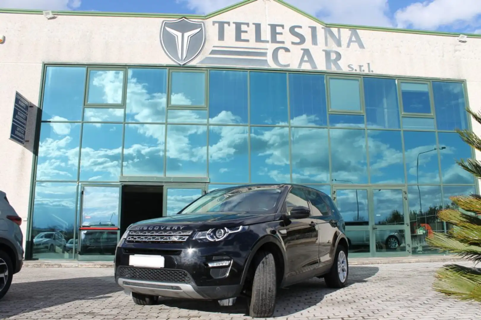 Land Rover Discovery Sport 2.0 D 150CV HSE Nero - 1