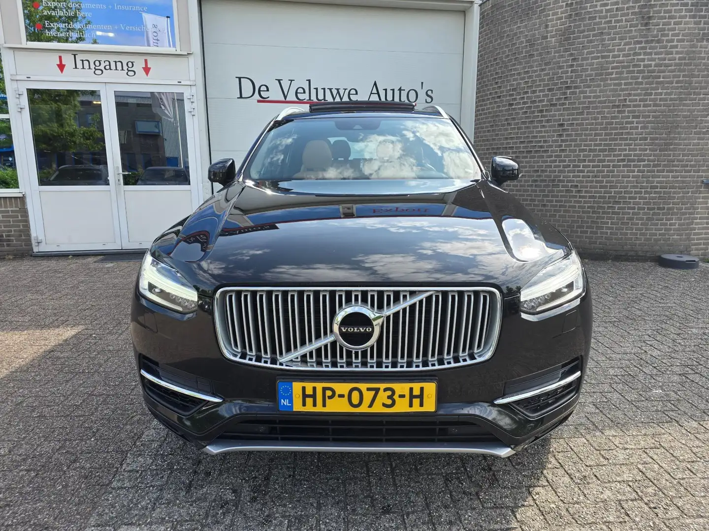 Volvo XC90 2.0 T8 Twin Engine AWD Inscription pano trekhaak Zwart - 2