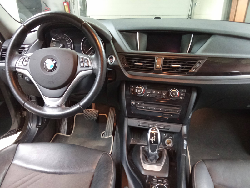 BMW X1 xDrive 18 d — photo 7
