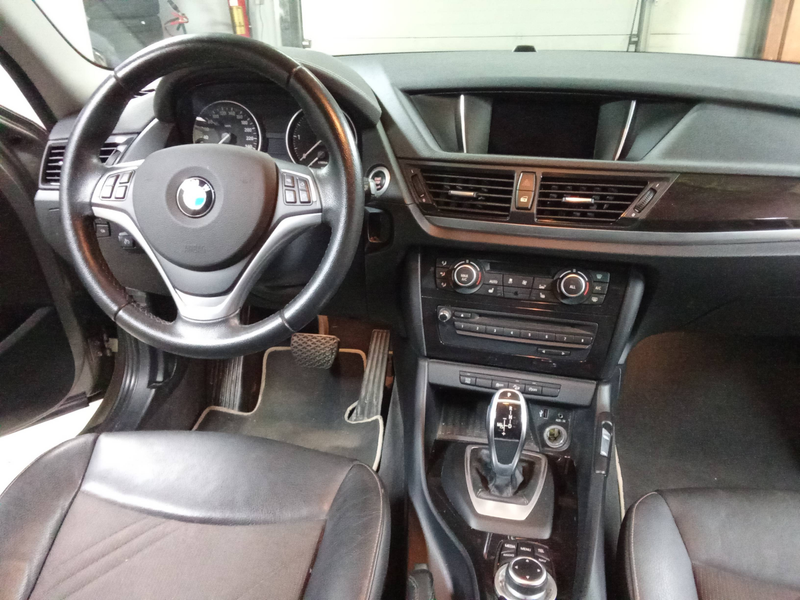 BMW X1 xDrive 18 d — photo 8