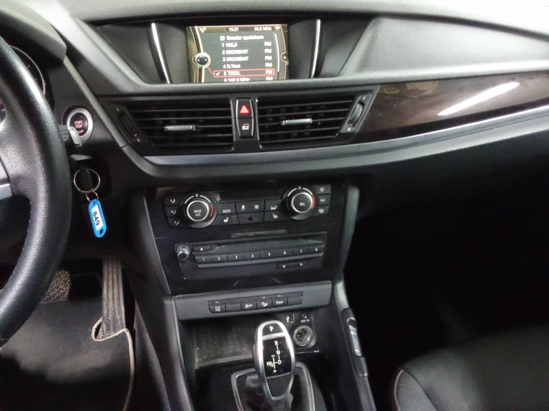 BMW X1 xDrive 18 d — photo 11