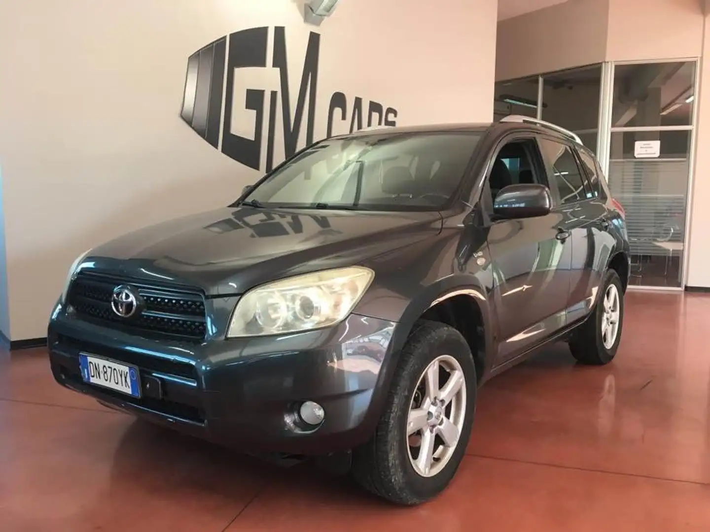 Toyota RAV 4 4X4 DIESEL 2.2 136CV Grau - 1