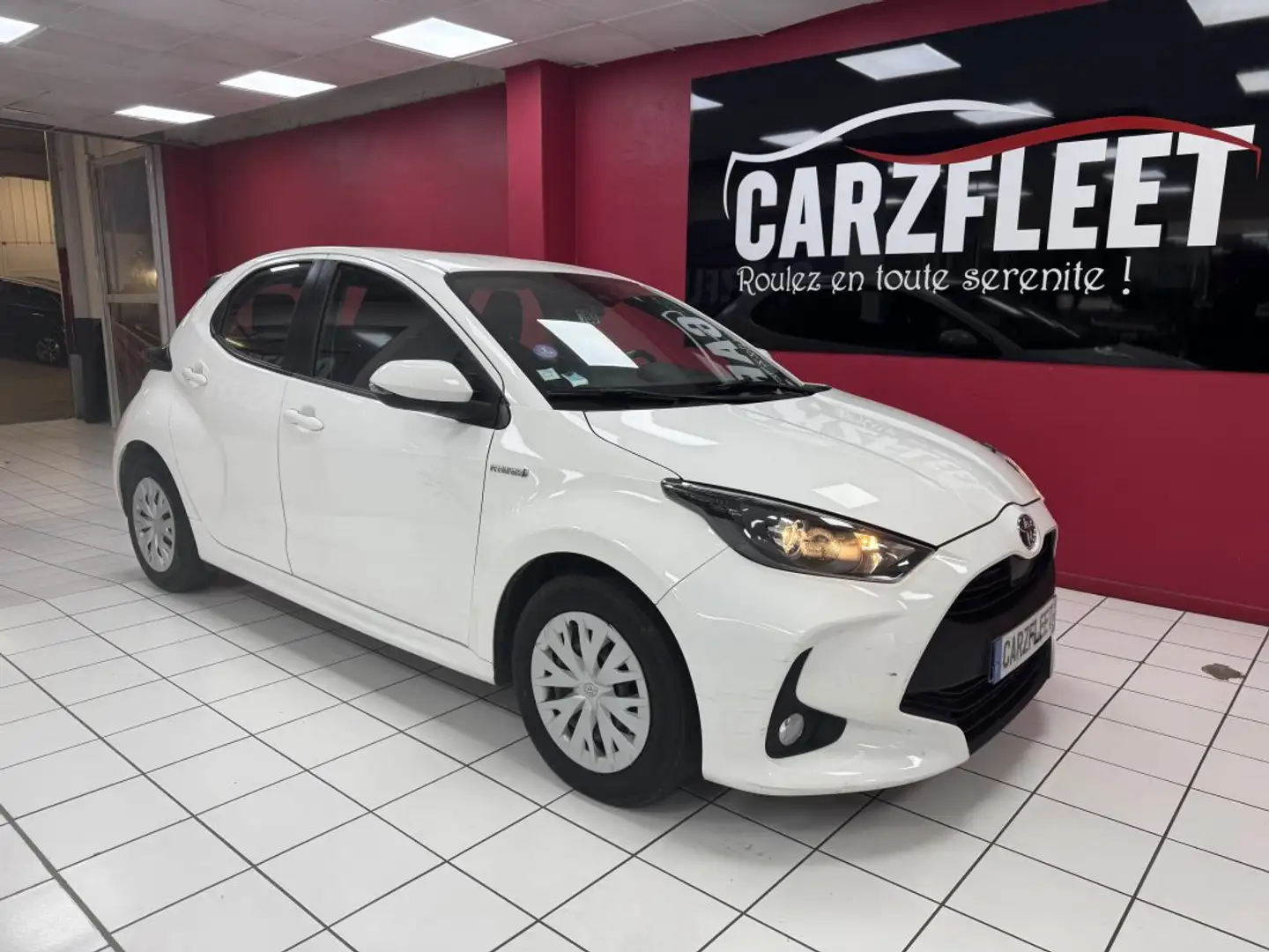 Toyota Yaris 116h HYBRIDE FRANCE BUSINESS/1 ERE MAIN/TVA RECUP Blanc - 1