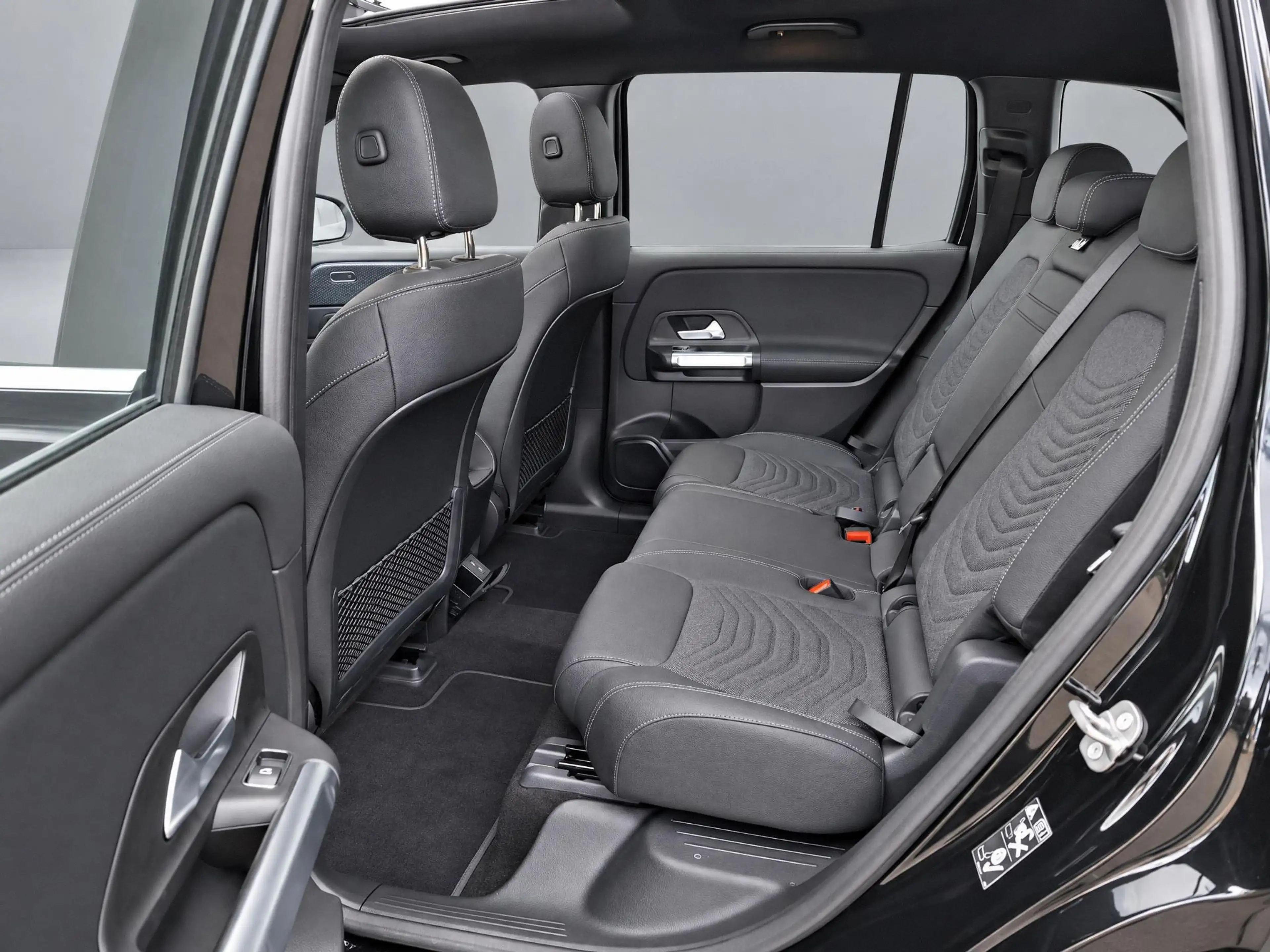 Mercedes-Benz EQB 250 250+ Business Solution Luxury 71 kWh | Panoramadak — photo 6