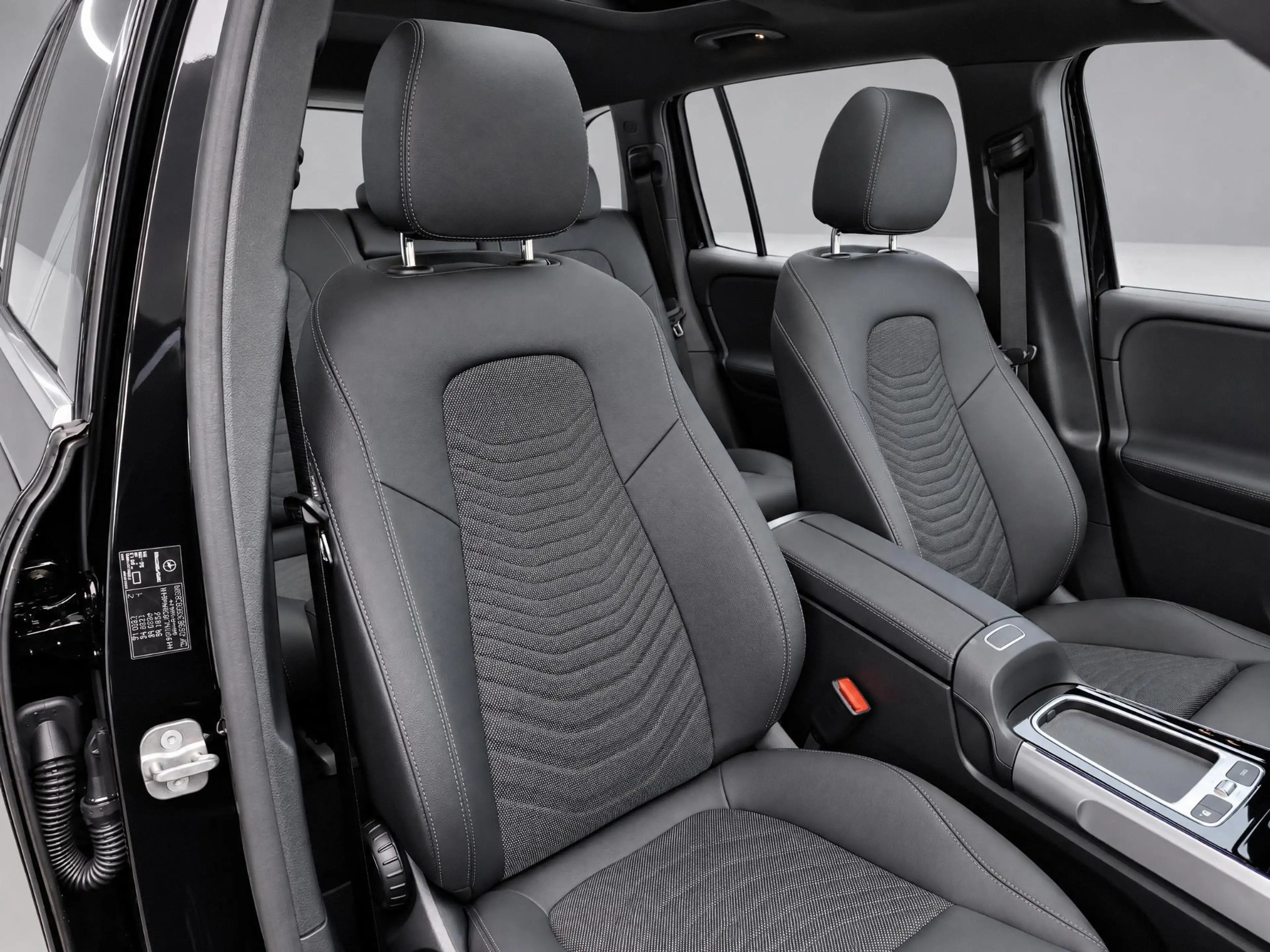 Mercedes-Benz EQB 250 250+ Business Solution Luxury 71 kWh | Panoramadak — photo 10