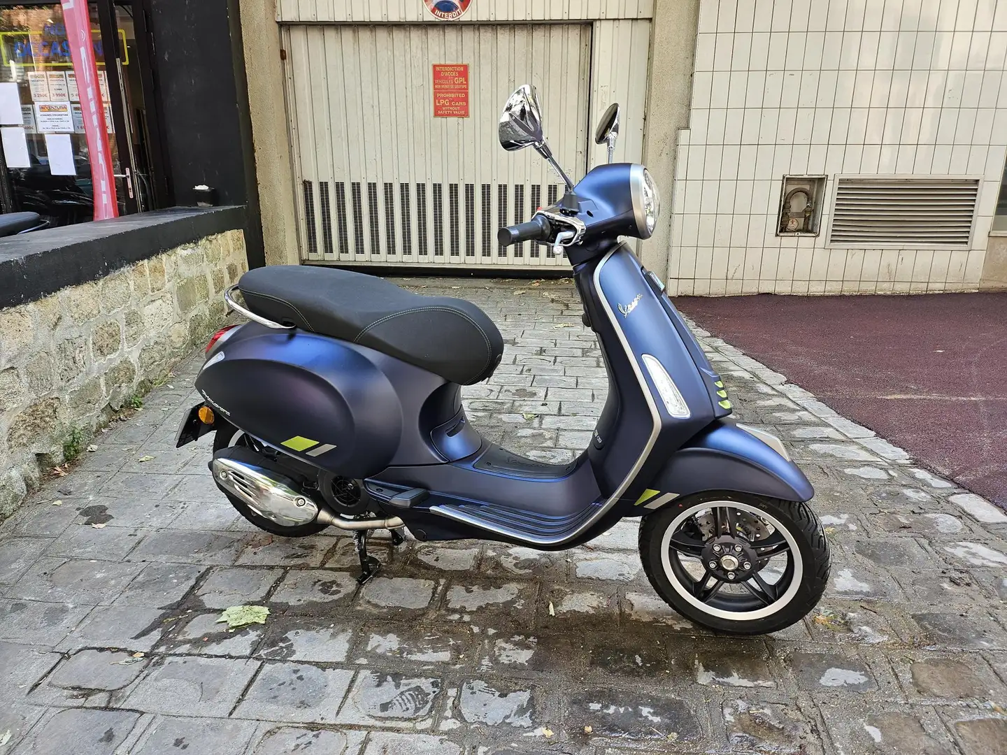 Vespa Primavera 125 Bleu - 1