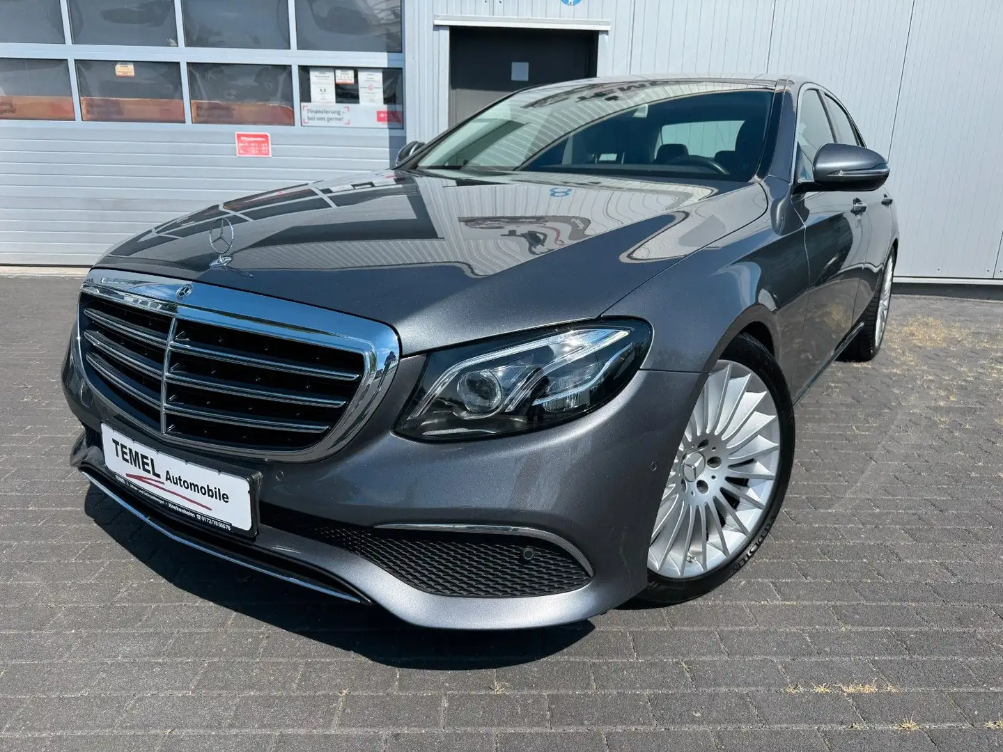 Mercedes-Benz E 220 d EXCLUSIVE*SHD*WIDESCREEN*KAMERA Grau - 1