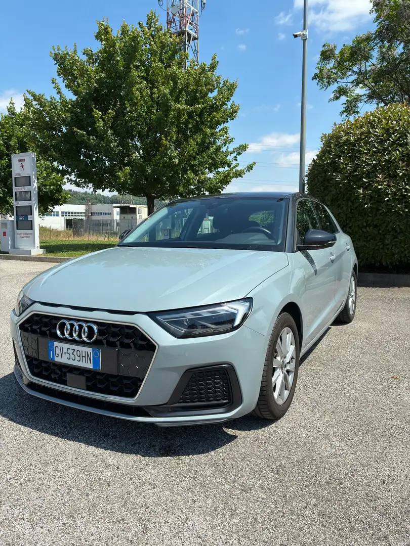 Audi A1 Sportback 30 1.0 tfsi Identity Black 110cv s-troni - 1