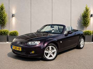 1.8 Exclusive- Hele nette en strakke Cabrio - Nieu