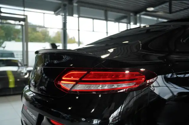 Mercedes-Benz C-Class view 14