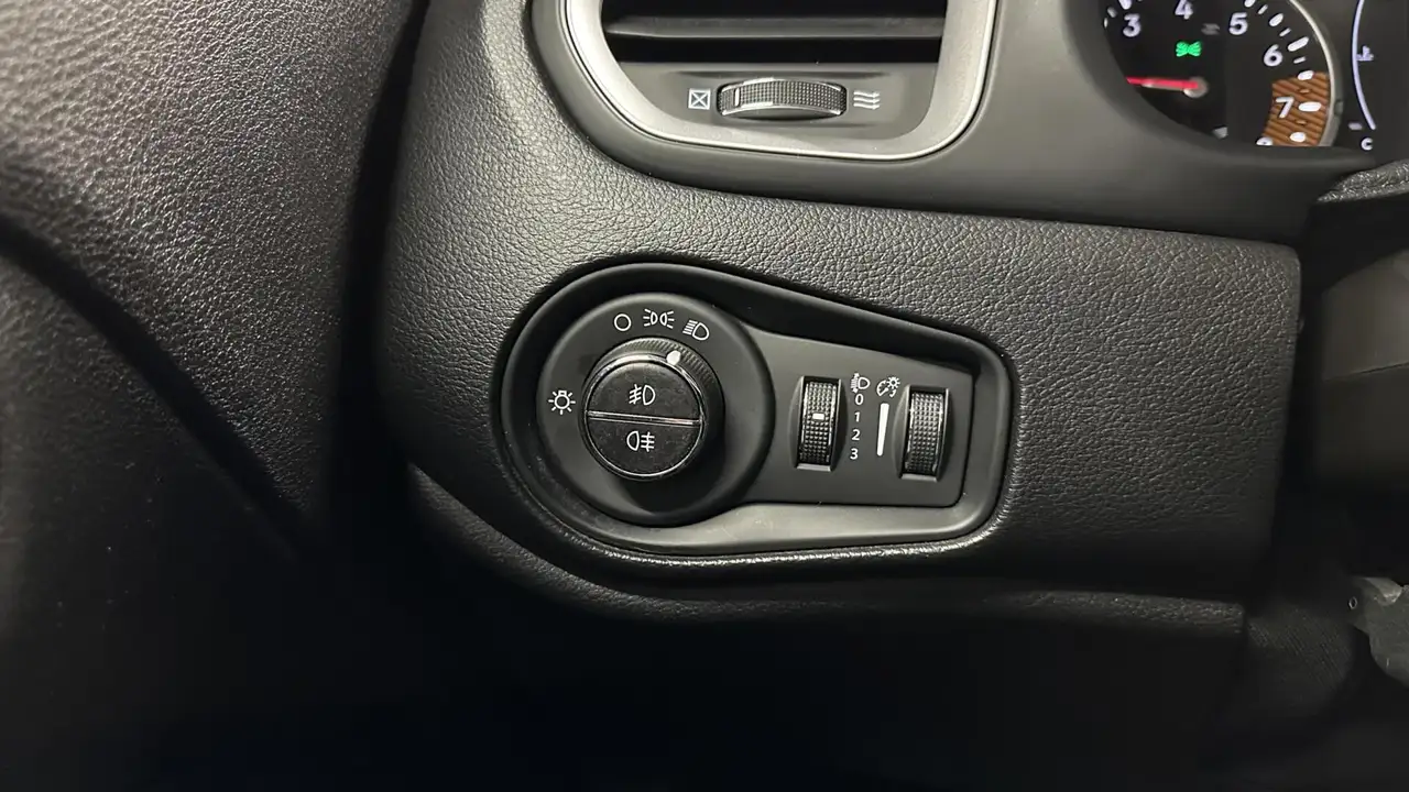 Jeep Renegade 1.0T Longitude CRUISE CARPLAY NAVI ECC DAB., миниатюра 24