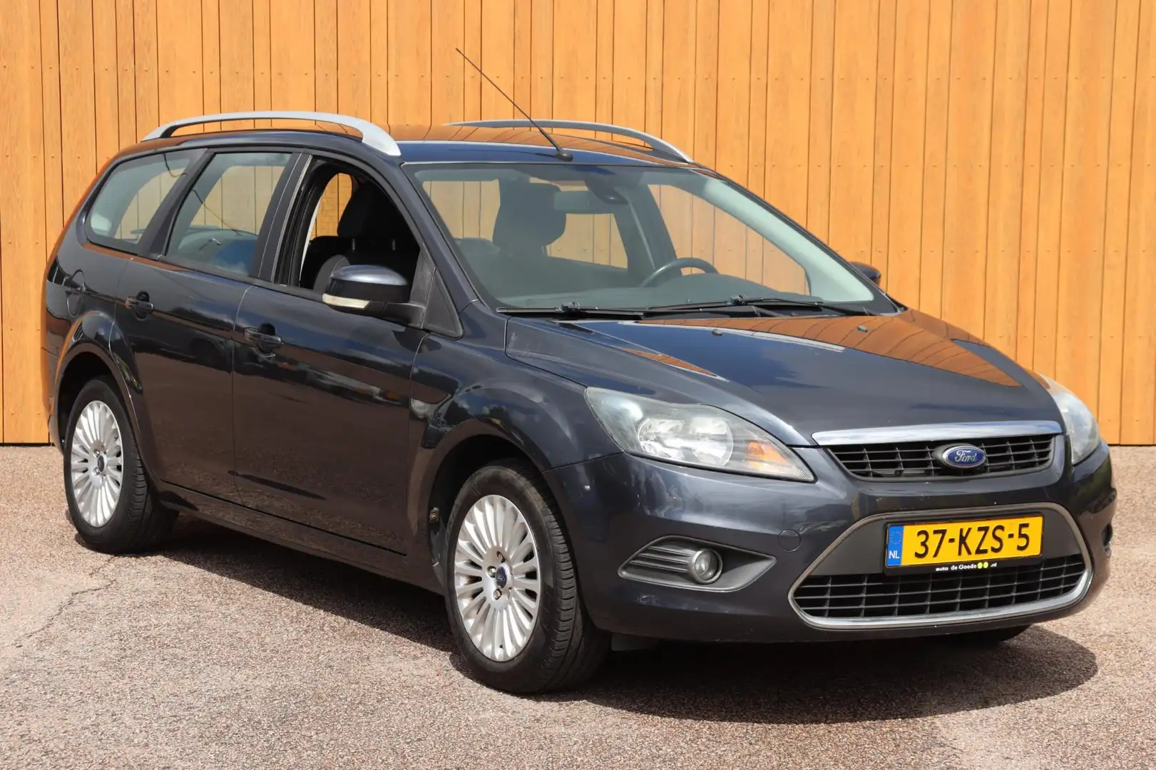 Ford Focus Wagon 1.8 Limited org-NL trekhaak navigatie Grijs - 2