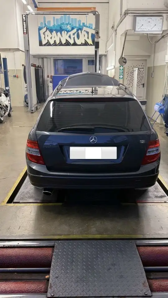 Mercedes-Benz C 220