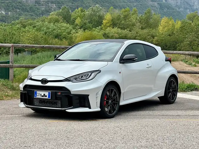 Toyota Yaris GR 1.6 Circuit dat-8