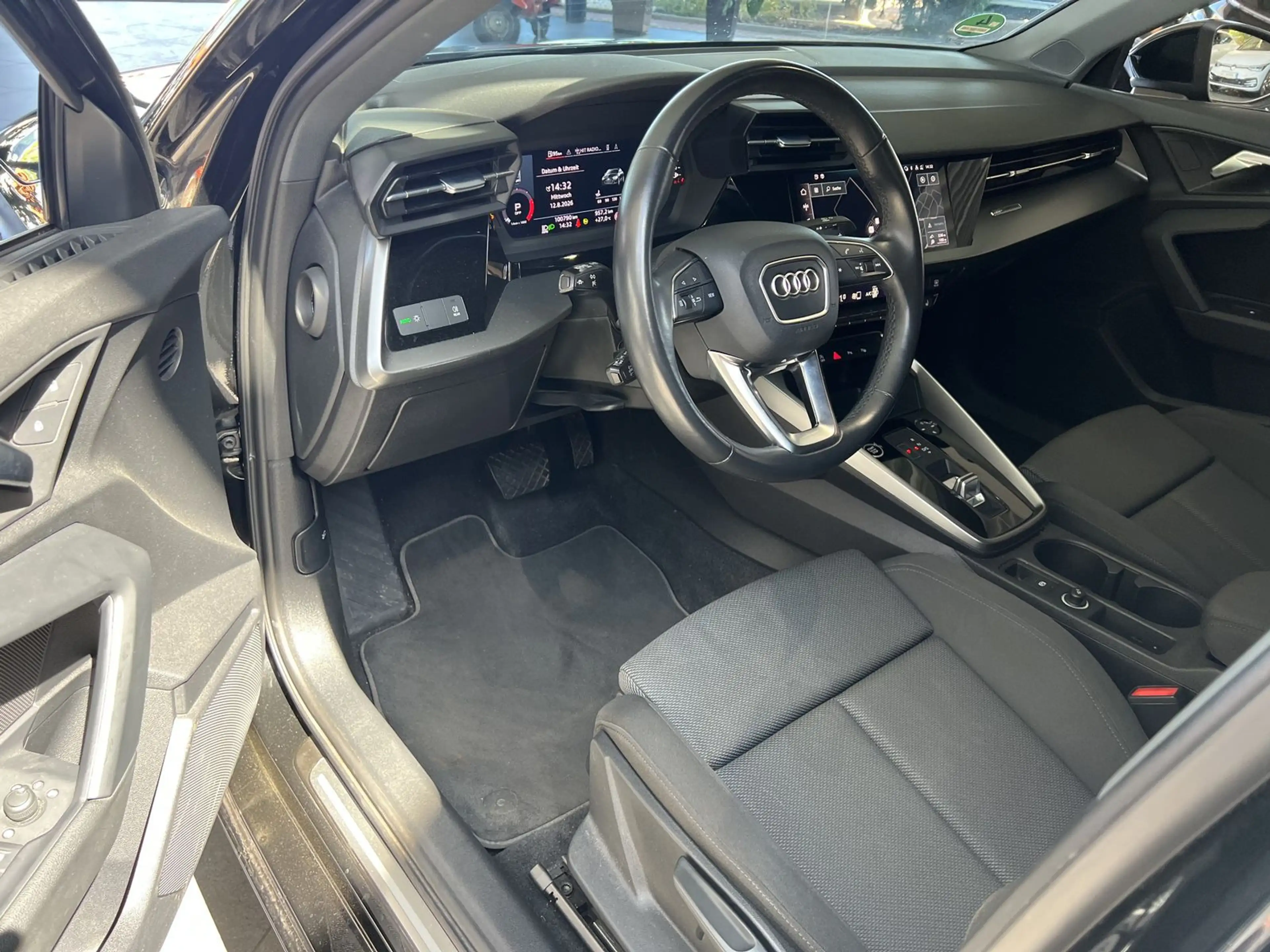 Audi A3 30 TDI adv. S-tronic NAVI Sport Virtual Cockp — photo 8