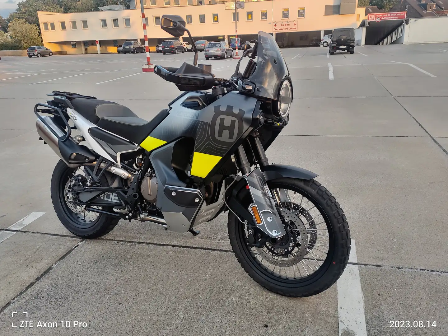 Husqvarna Norden 901 Husqvarna 901 Norden HQV N Zwart - 1