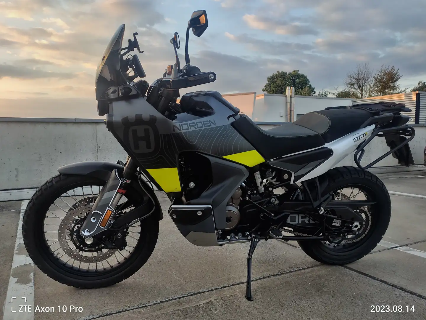 Husqvarna Norden 901 Husqvarna 901 Norden HQV N Zwart - 2