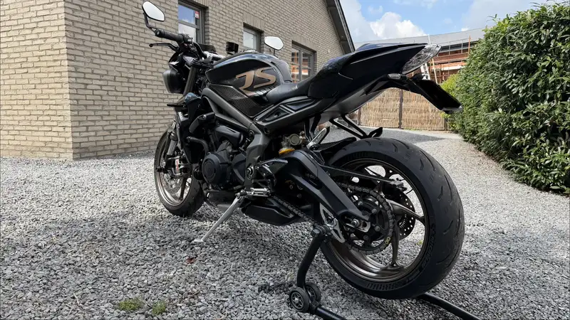 Triumph Street Triple - foto 3