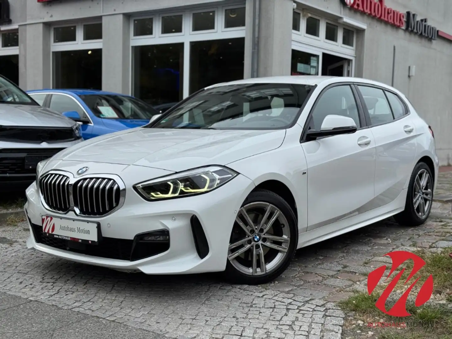 BMW 118 d M Sport Navi Rückfahrkam. LED Keyless SHZ Weiß - 2