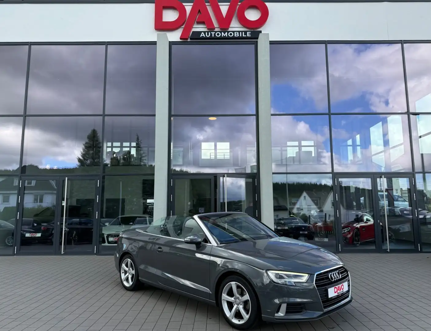 Audi A3 Cabriolet 1. TFSI S line sport Grau - 2