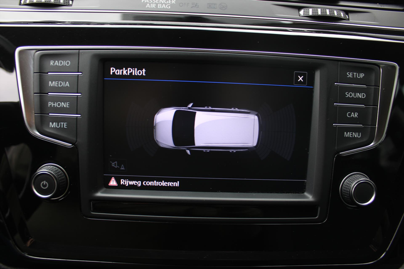 Volkswagen Touran 1.4 TSI *Highline* | Adaptive Cruise & Climate Con — photo 9