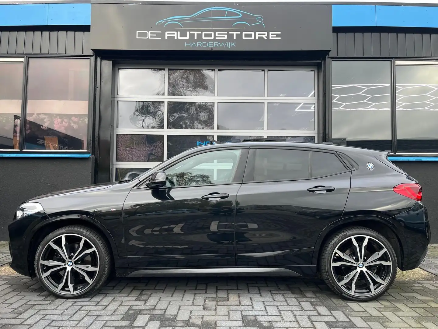 BMW X2 SDrive20i High Executive m pakket Aut Edition Navi Zwart - 2
