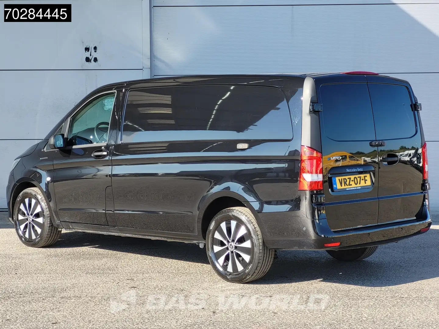 Mercedes-Benz Vito Elektrisch 286km WLTP 66kWh L2H1 Navi Airco Cruise Zwart - 2