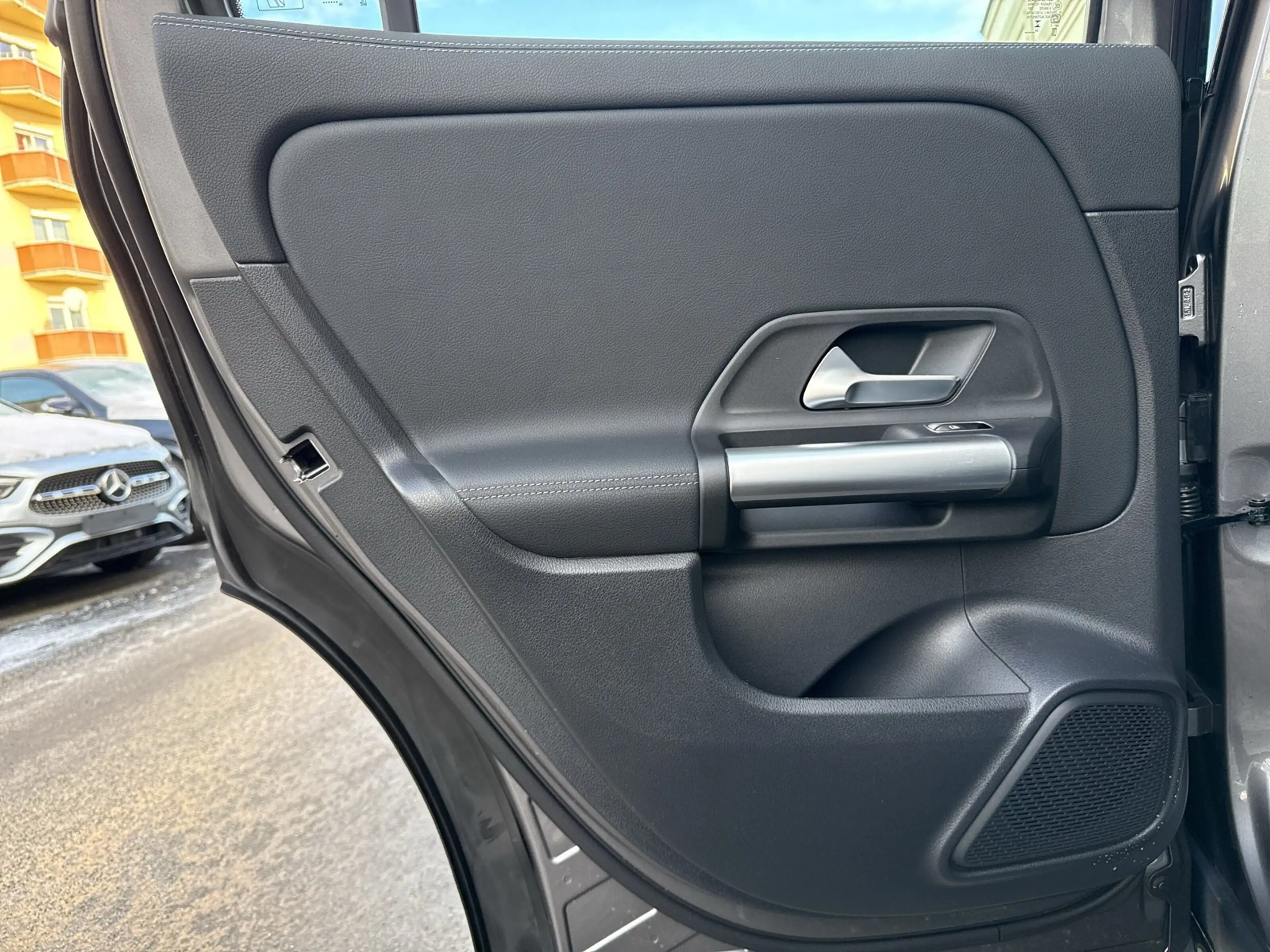 Mercedes-Benz GLA 220 d 4MATIC PTS Cam Navi Wide LED SHZ — photo 18