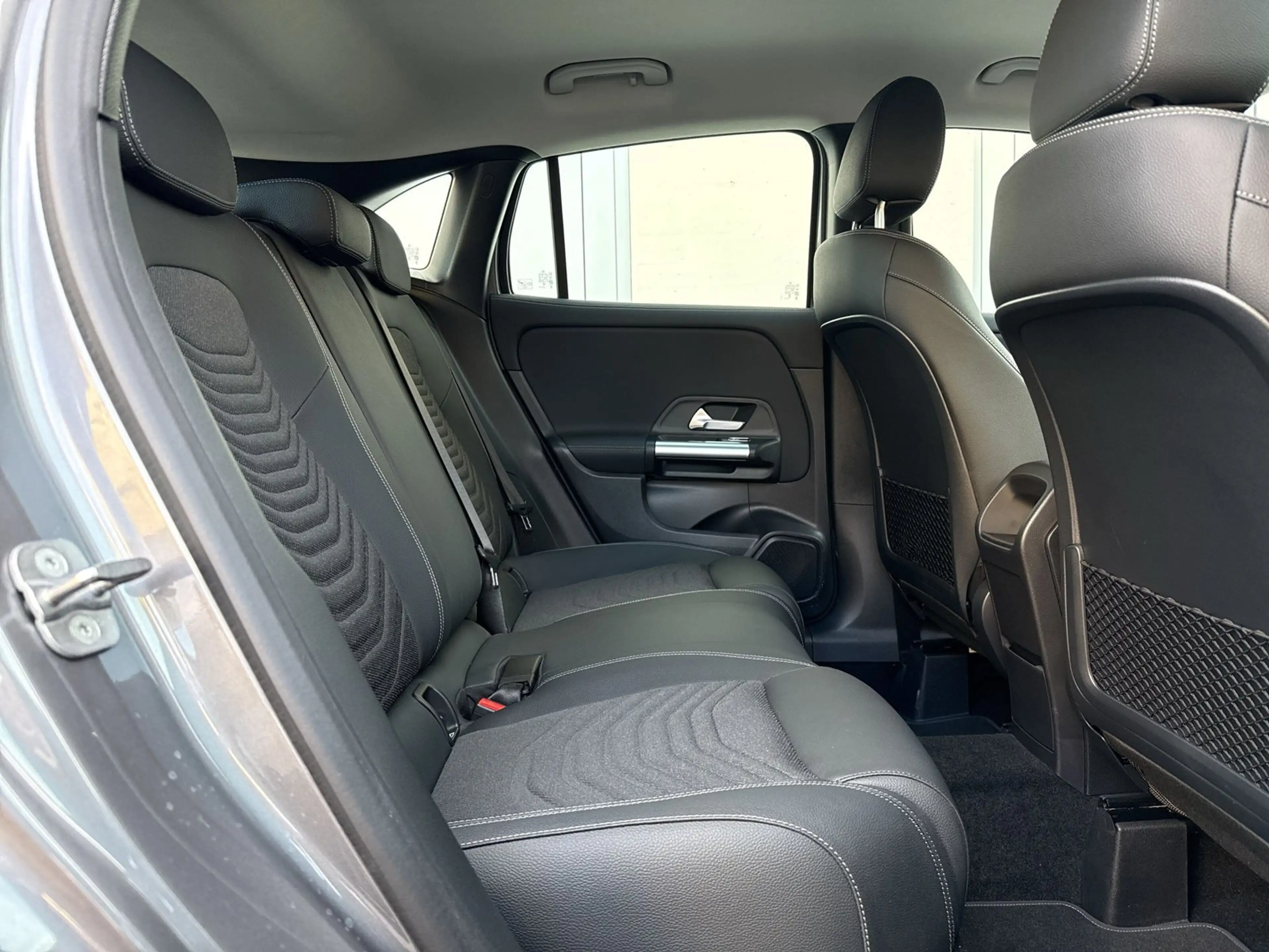 Mercedes-Benz GLA 220 d 4MATIC PTS Cam Navi Wide LED SHZ — photo 19