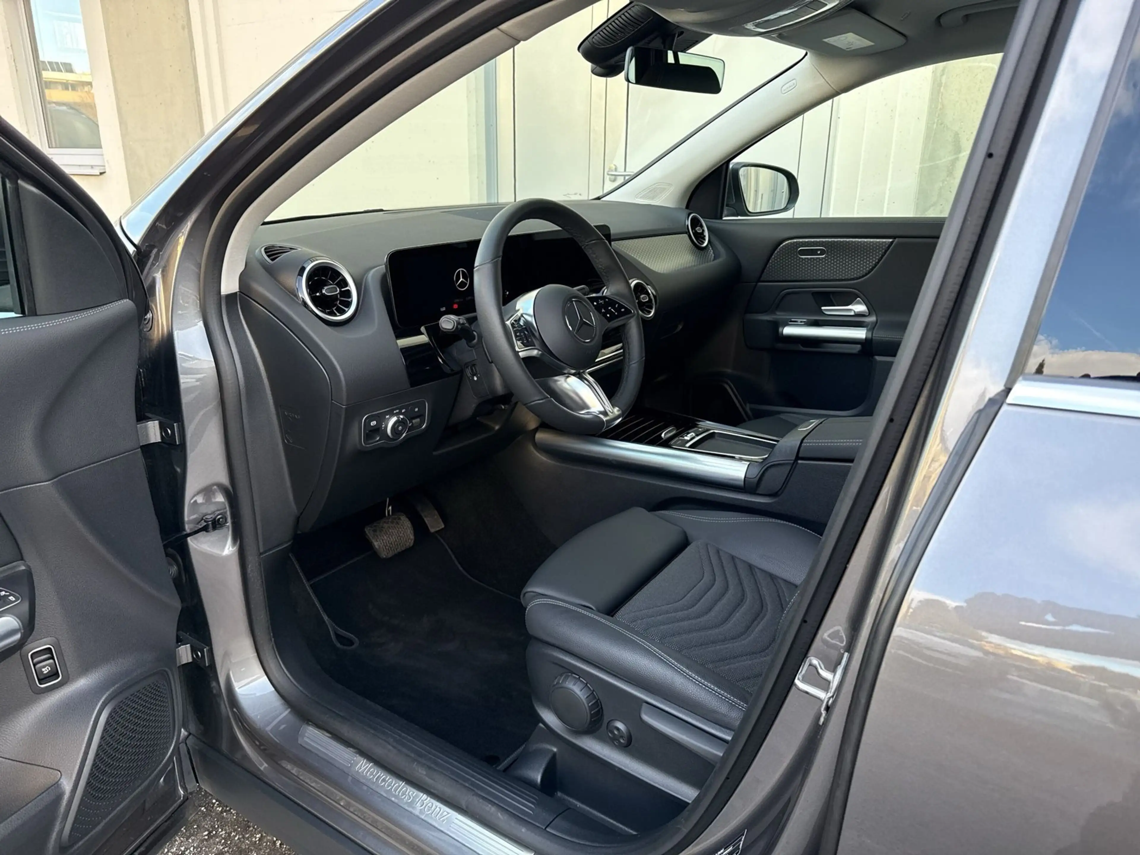 Mercedes-Benz GLA 220 d 4MATIC PTS Cam Navi Wide LED SHZ — photo 12