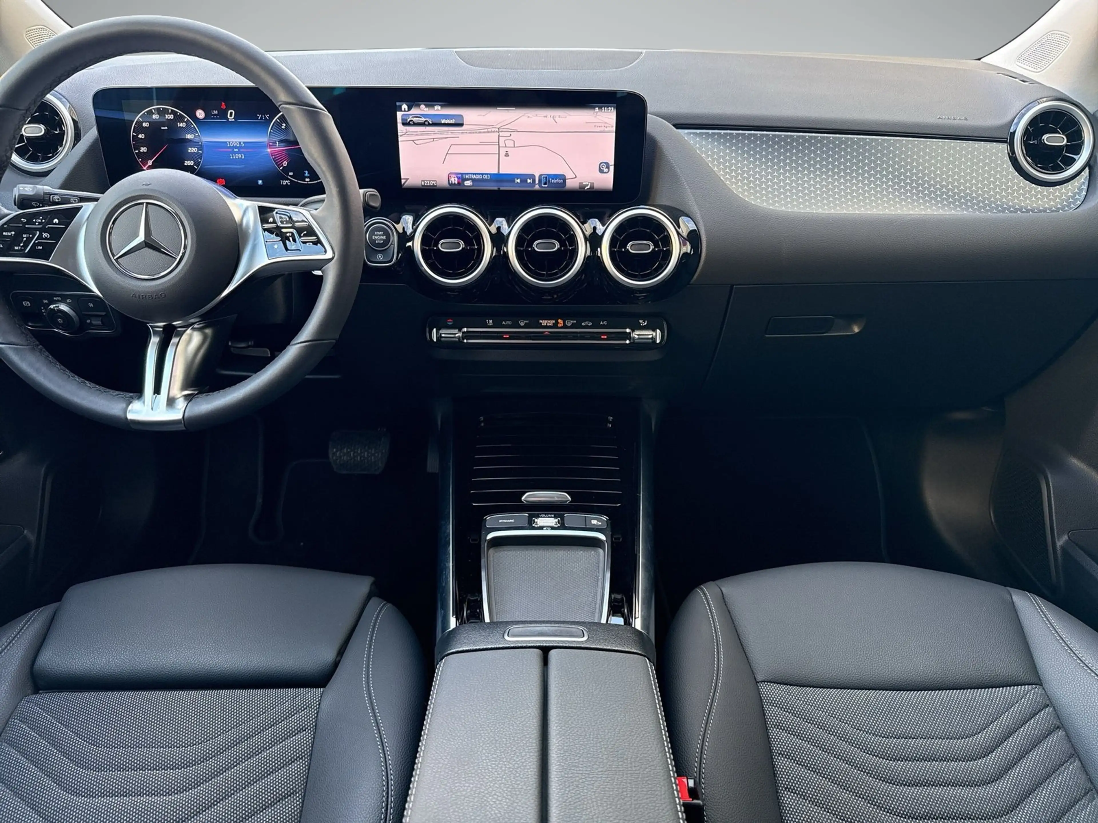 Mercedes-Benz GLA 220 d 4MATIC PTS Cam Navi Wide LED SHZ — photo 8